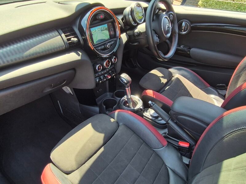 MINI Hatch 2.0 John Cooper Works Auto Euro 6 (s/s) 3dr