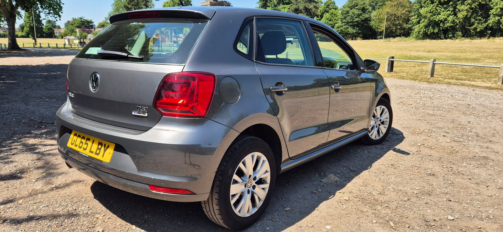 
								Volkswagen Polo 1.2 TSI bluemotion SE full									