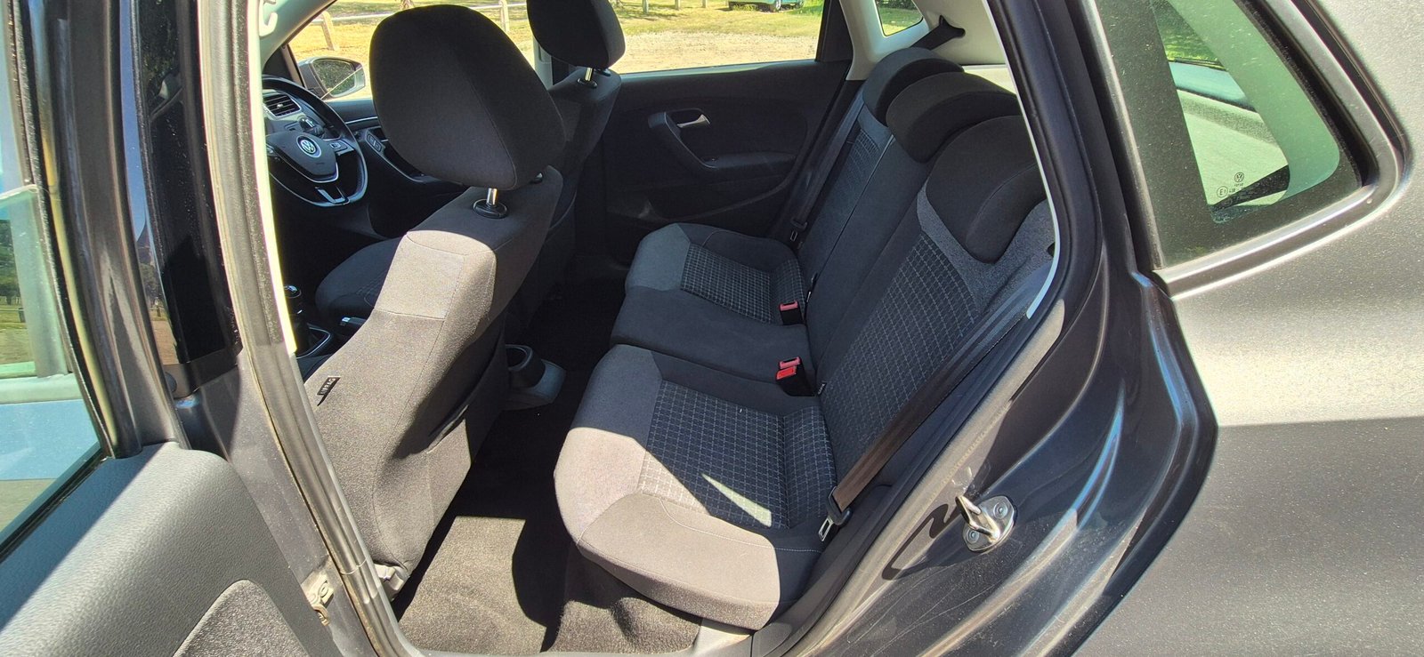 
								Volkswagen Polo 1.2 TSI bluemotion SE full									